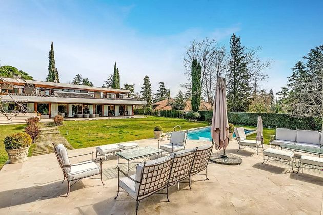Foto 2 de Casa en venda a La Florida - El Plantío de 6 habitacions amb terrassa i piscina