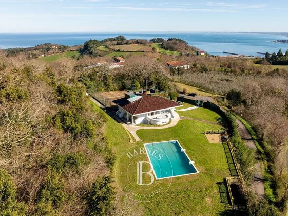 Foto 1 de Casa en venda a Hondarribia de 8 habitacions amb terrassa i piscina