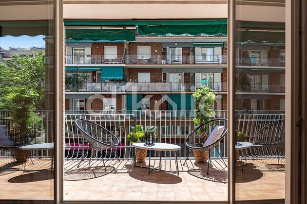 Foto 2 de Pis en venda a La Dreta de l'Eixample de 3 habitacions amb terrassa i balcó