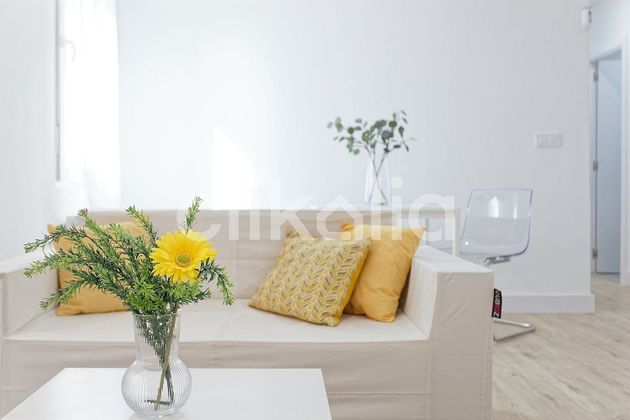 Foto 2 de Piso en venta en Sants-Badal de 3 habitaciones con terraza y aire acondicionado