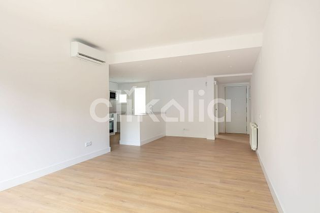 Foto 2 de Piso en venta en Apóstol Santiago de 3 habitaciones con terraza y aire acondicionado