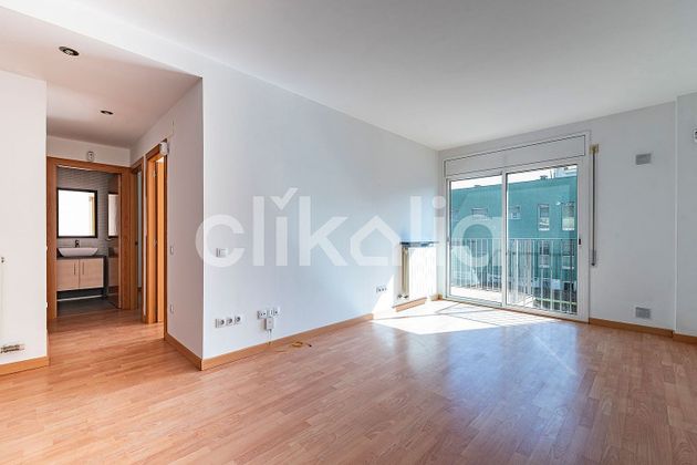 Foto 1 de Venta de piso en La Girada de 2 habitaciones con terraza y calefacción