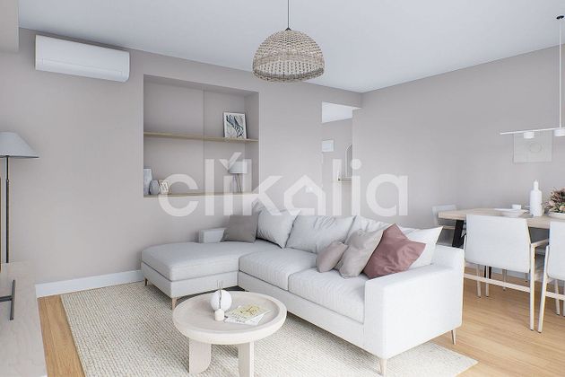 Foto 1 de Piso en venta en Alameda de Osuna de 3 habitaciones con terraza y aire acondicionado