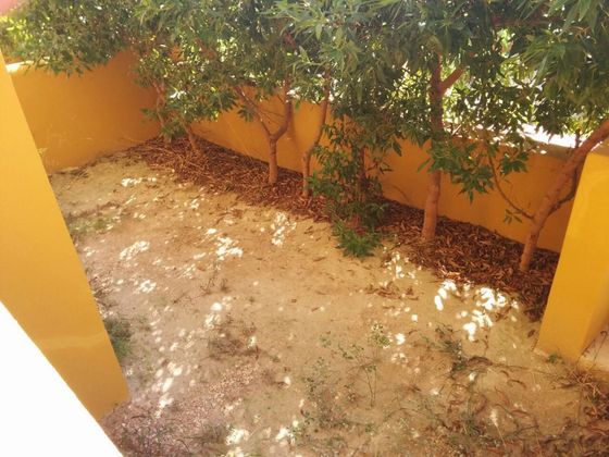 Foto 2 de Piso en venta en calle Pitas de 2 habitaciones con terraza y piscina
