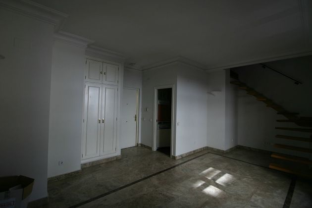 Foto 2 de Dúplex en lloguer a Palacio de 2 habitacions amb garatge i aire acondicionat