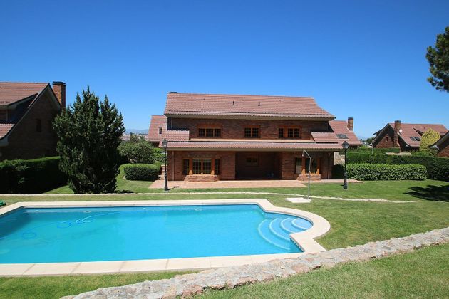 Foto 1 de Xalet en lloguer a La Moraleja distrito de 5 habitacions amb terrassa i piscina