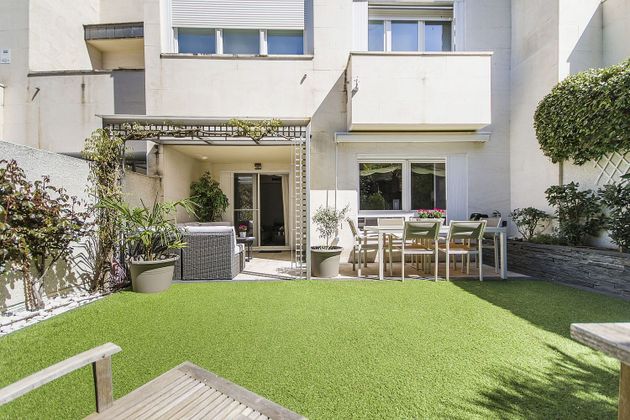 Foto 2 de Casa adossada en venda a Mirasierra de 4 habitacions amb terrassa i garatge