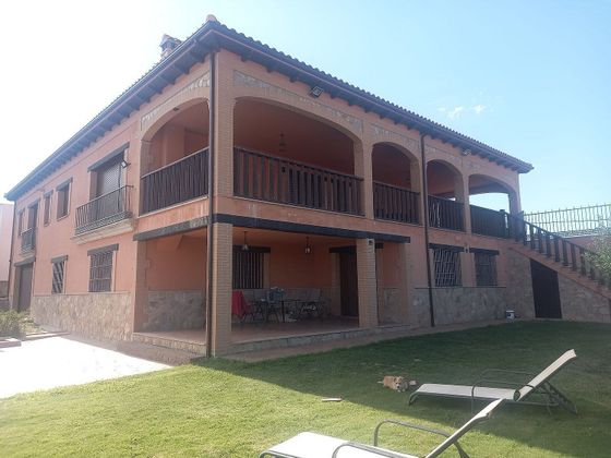 Foto 1 de Casa en venda a Malpartida de Plasencia de 7 habitacions amb terrassa i piscina