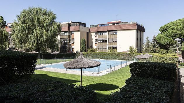 Foto 1 de Piso en venta en El Burgo de 4 habitaciones con terraza y piscina