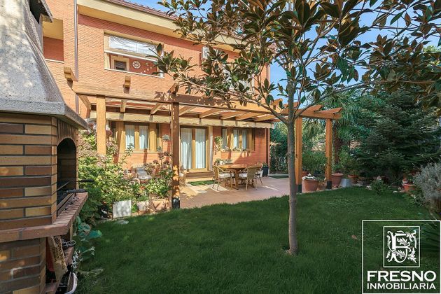 Foto 1 de Casa en venda a Cobeña de 4 habitacions amb terrassa i piscina