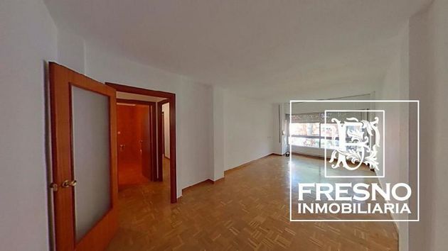 Foto 2 de Piso en venta en Covibar - Pablo Iglesias de 4 habitaciones con calefacción y ascensor