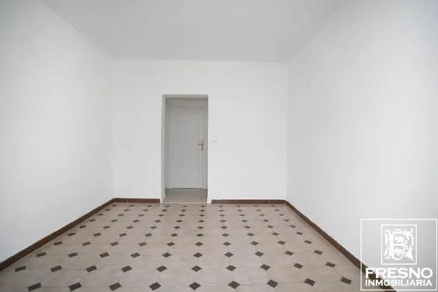 Foto 2 de Piso en venta en Chorrillo de 3 habitaciones con terraza y ascensor