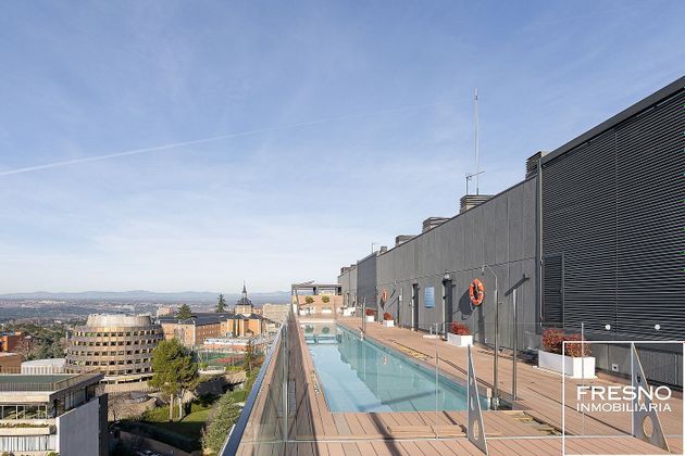Foto 1 de Venta de dúplex en Vallehermoso de 4 habitaciones con terraza y piscina