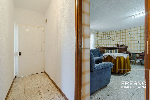 Foto 2 de Xalet en venda a Serracines de 2 habitacions amb terrassa i piscina