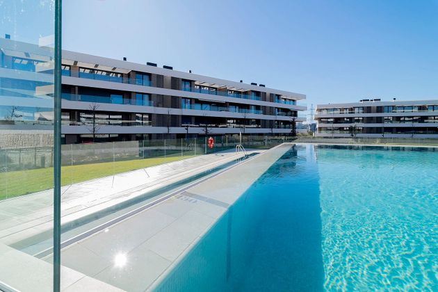 Foto 2 de Pis en venda a calle De Barajas de 3 habitacions amb terrassa i piscina