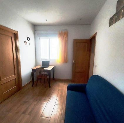 Foto 2 de Alquiler de piso en Embajadores - Lavapiés de 2 habitaciones con muebles y calefacción
