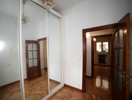 Foto 2 de Pis en venda a Concepción de 4 habitacions amb calefacció i ascensor