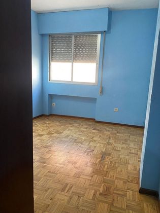 Foto 2 de Venta de piso en Pradolongo de 2 habitaciones con garaje