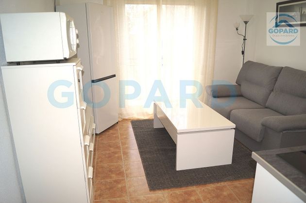 Foto 2 de Piso en alquiler en Villanueva de la Cañada de 1 habitación con terraza y muebles