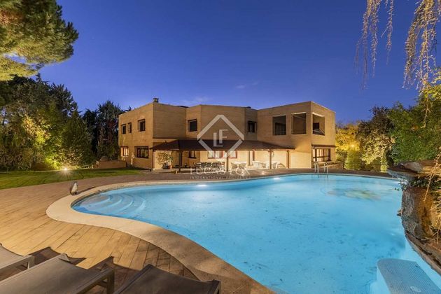 Foto 1 de Casa en venda a Montealina de 7 habitacions amb terrassa i piscina