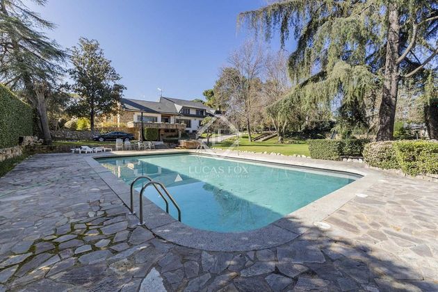 Foto 1 de Casa en venda a Somosaguas de 8 habitacions amb piscina i jardí