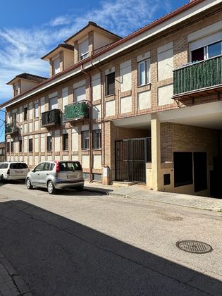 Foto 2 de Dúplex en venda a calle La Manzana de 2 habitacions amb balcó i calefacció
