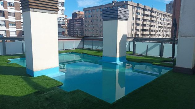 Foto 2 de Pis en lloguer a Castillejos de 2 habitacions amb terrassa i piscina