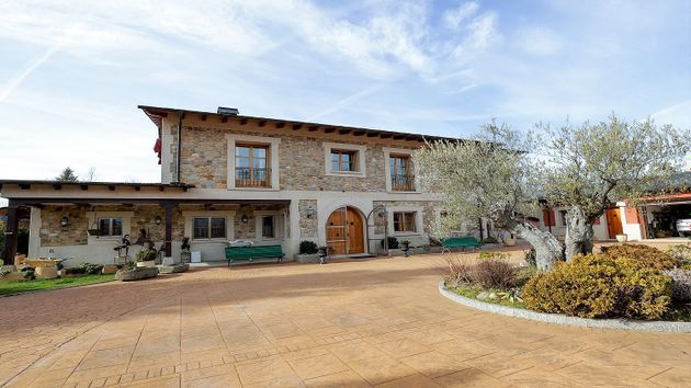 Foto 1 de Casa en venda a Torre del Bierzo de 6 habitacions amb terrassa i piscina