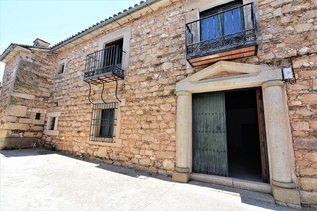 Foto 2 de Casa en venda a calle Iglesia de 5 habitacions amb terrassa i garatge