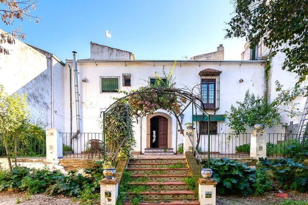 Foto 2 de Casa en venda a calle Moralejo de 7 habitacions amb jardí i balcó