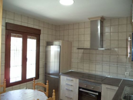 Foto 2 de Casa en lloguer a Vellón (El) de 3 habitacions amb terrassa i calefacció