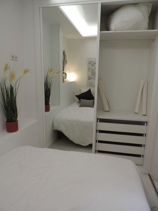 Foto 1 de Pis en venda a Universidad - Malasaña de 1 habitació amb terrassa i aire acondicionat