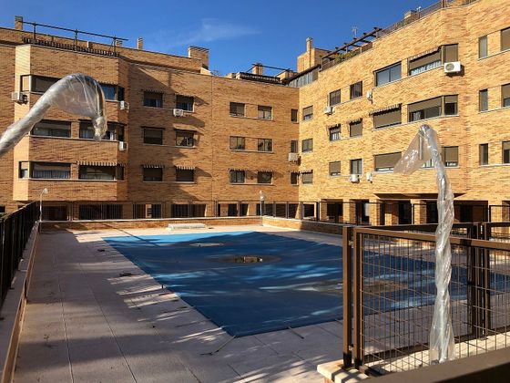 Foto 1 de Pis en venda a Hospital de 3 habitacions amb piscina i garatge