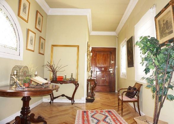 Foto 2 de Piso en venta en Jerónimos de 4 habitaciones con aire acondicionado y ascensor