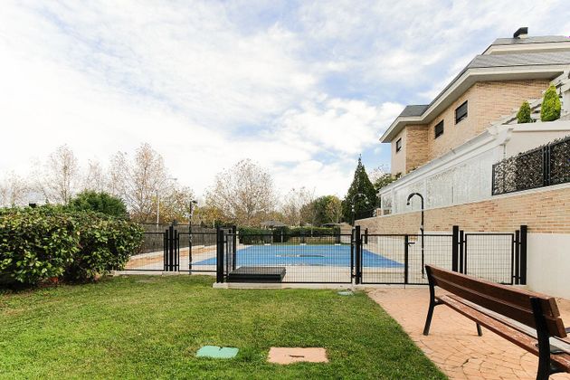 Foto 2 de Àtic en venda a calle Abeto de 4 habitacions amb terrassa i piscina