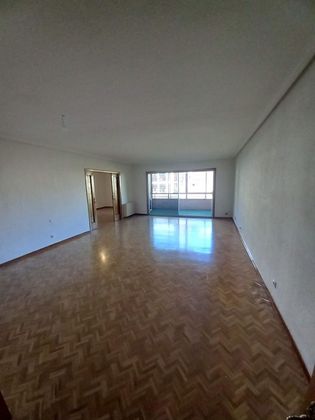 Foto 1 de Alquiler de piso en Castilla de 4 habitaciones con terraza y calefacción