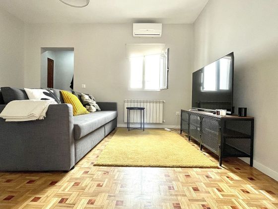 Foto 1 de Alquiler de piso en Ventas de 3 habitaciones con balcón y aire acondicionado