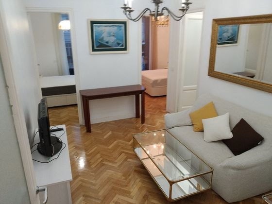 Foto 2 de Piso en alquiler en Delicias de 3 habitaciones con balcón y calefacción