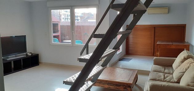 Foto 1 de Ático en alquiler en Adelfas de 2 habitaciones con terraza y aire acondicionado