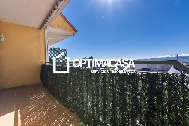 Foto 1 de Dúplex en venta en Becerril de la Sierra de 3 habitaciones con terraza y piscina