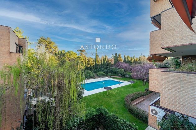 Foto 2 de Pis en venda a Piovera - Conde Orgaz de 5 habitacions amb terrassa i piscina