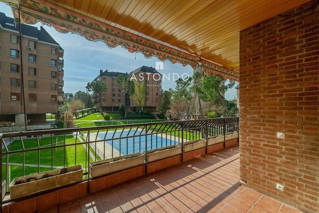 Foto 1 de Pis en venda a Peñagrande de 5 habitacions amb terrassa i piscina