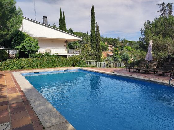 Foto 2 de Xalet en venda a avenida Normandia de 6 habitacions amb terrassa i piscina