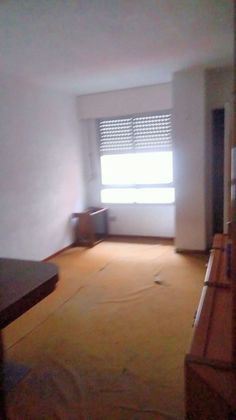 Foto 2 de Venta de piso en Praza Independencia de 1 habitación con aire acondicionado y ascensor