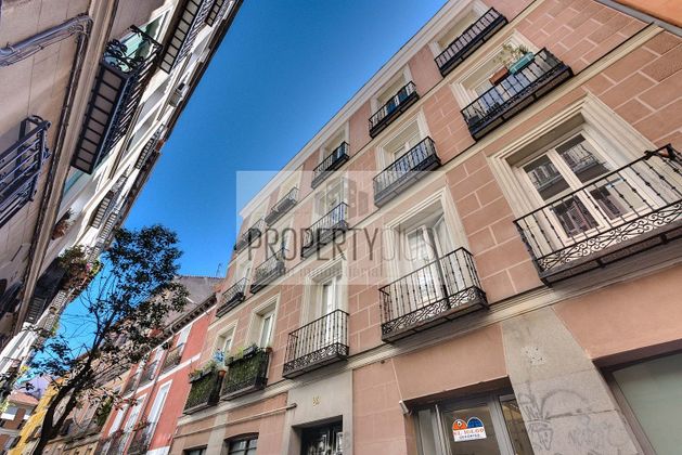 Foto 2 de Venta de piso en calle Molino de Viento de 4 habitaciones con balcón y aire acondicionado