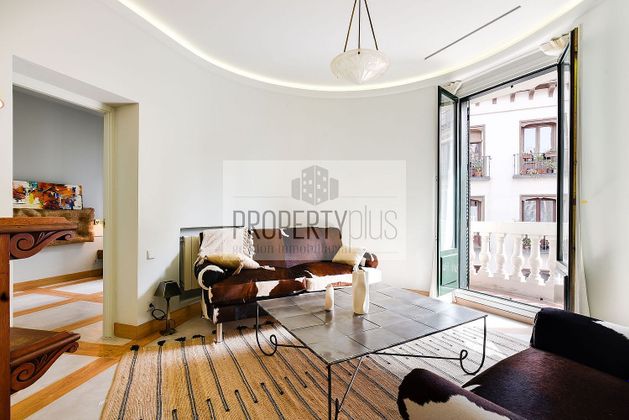 Foto 1 de Piso en alquiler en calle De Hortaleza de 2 habitaciones con terraza y muebles