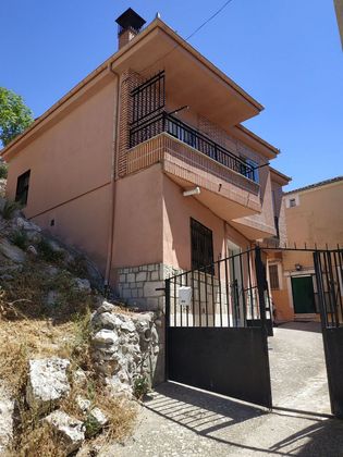 Foto 1 de Casa en venda a travesía Del Calvario de 3 habitacions amb terrassa i balcó