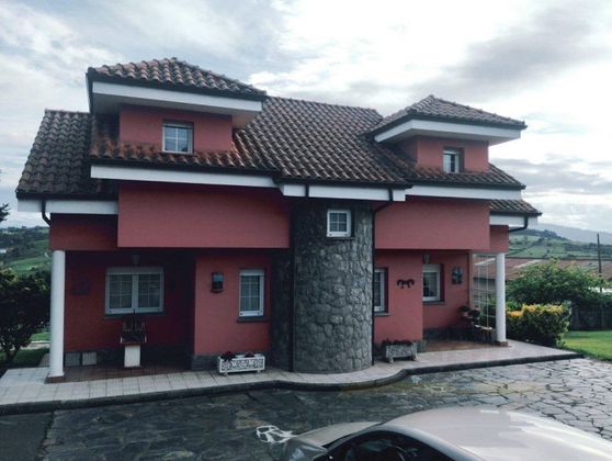 Foto 2 de Venta de casa en Corvera de Asturias de 4 habitaciones con terraza y calefacción