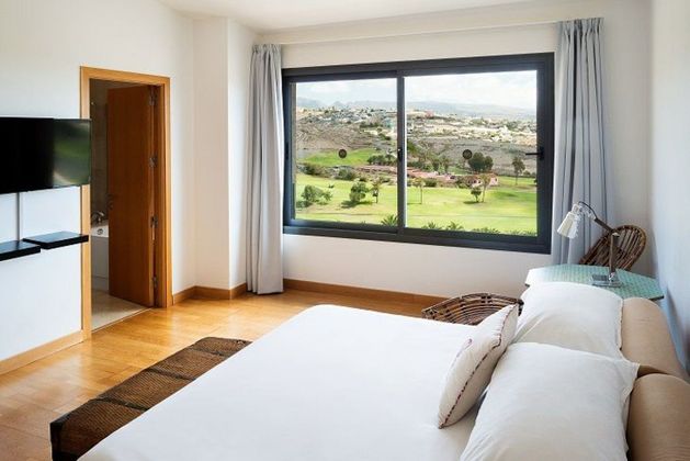 Foto 2 de Xalet en venda a El Tablero - El Salobre de 4 habitacions amb terrassa i piscina