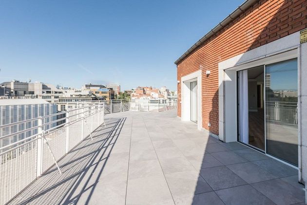Foto 2 de Ático en alquiler en Castellana de 4 habitaciones con terraza y garaje